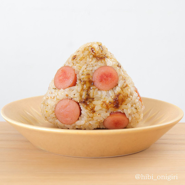 「これは罪なおにぎりですよ…」　ウインナーと一緒に加える『ご飯のお供』が？