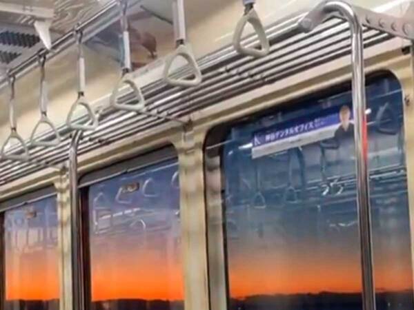 朝焼けの絶景が見られる電車　走っている場所に「最高です！」