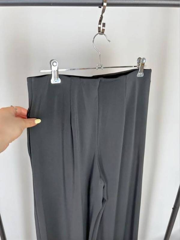 夏でも快適にはける！　ユニクロの『さらさらパンツ』に「買って正解」「とにかく気持ちいい」