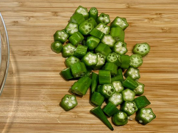 輪切りにしたオクラとあわせるのは…　JAの提案に「そうめんにのせてもよさそう！」