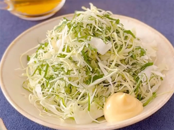 千切りキャベツの思わぬ食べ方　一緒に混ぜた『２つの食材』が…？