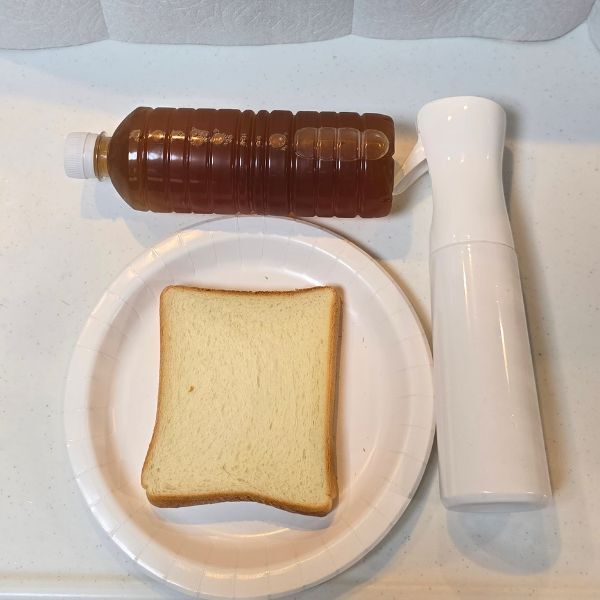 麦茶をかけて焼くと？　食パンの変化に「驚き」「試すしかない」