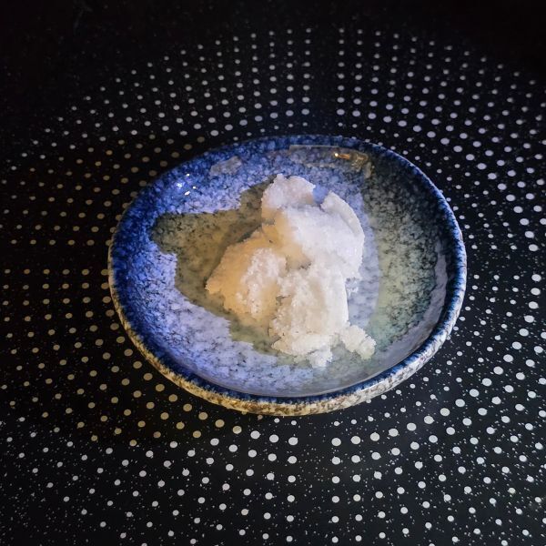 麦茶をかけて焼くと？　食パンの変化に「驚き」「試すしかない」