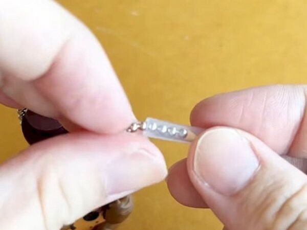 キーホルダーの落下防止に最適！　セリアの便利グッズに「早速買いに行く」