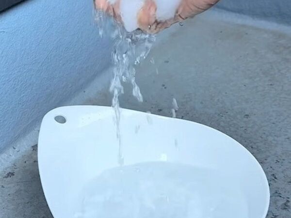 窓サッシはゴシゴシしない！　お掃除上手のテクに「参考にする」「早速やる」