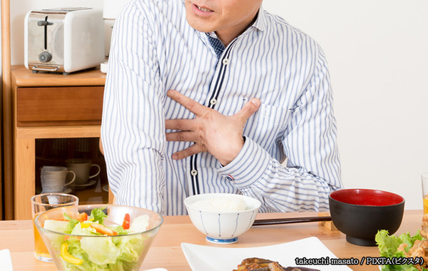 「ずっと言えなかったけど…」　食事中、夫が明かした『事実』に「笑った」「高校生の時に思ったかも」