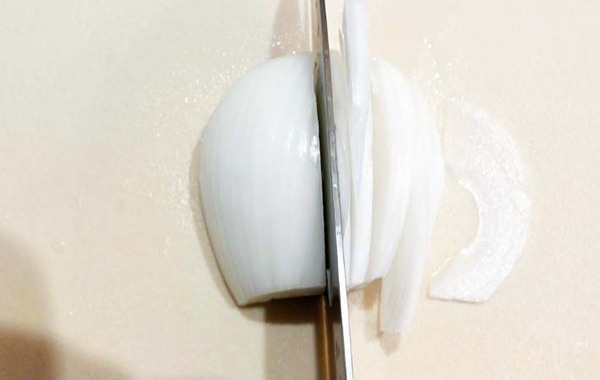 タマネギとエノキを添えて…？　味の素おすすめのレシピに「リピ確定！」