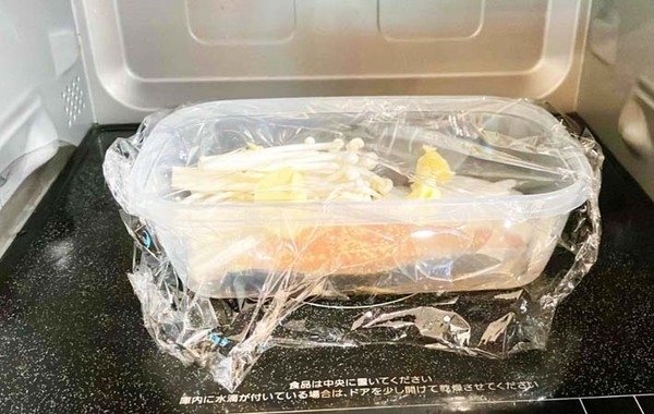 タマネギとエノキを添えて…？　味の素おすすめのレシピに「リピ確定！」