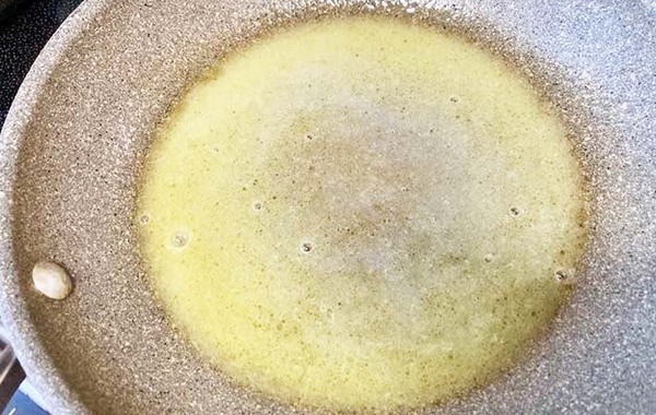 大さじ４杯入れたのは…？　簡単パスタの味付けに「最後まで飽きずに完食！」