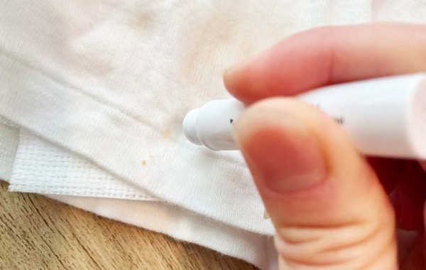 ケチャップをこぼして、シミになった時は？　１００均グッズでほぼ真っ白に！