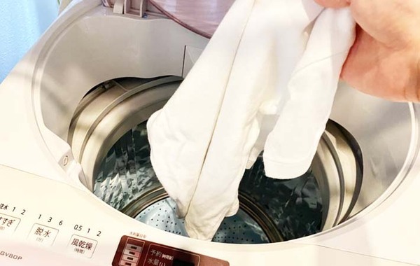 ケチャップをこぼして、シミになった時は？　１００均グッズでほぼ真っ白に！