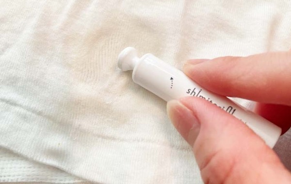 ケチャップをこぼして、シミになった時は？　１００均グッズでほぼ真っ白に！