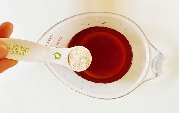 家族「ビールのつまみに最高！」　厚揚げをひと口大にカットして…？