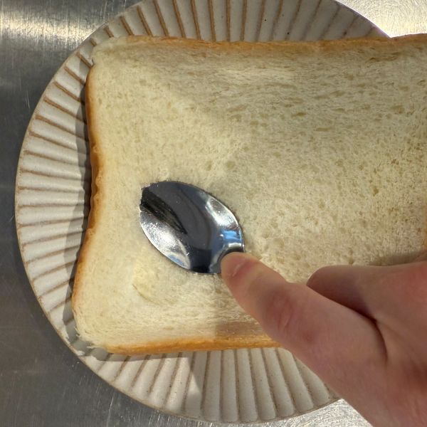 簡単なのに映える！　焼く前のひと工夫でできる『ハートジャムトースト』とは