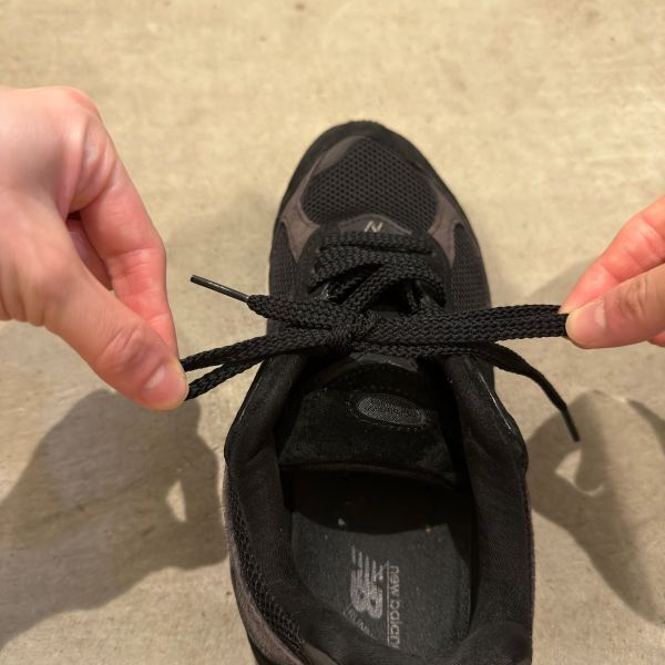 「これでほどけない」　靴ひもを固く結ぶ方法に「助かった」「真似する」