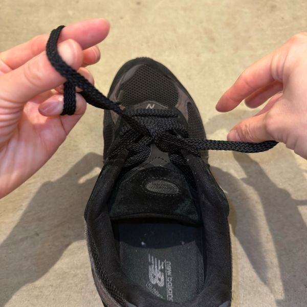 「これでほどけない」　靴ひもを固く結ぶ方法に「助かった」「真似する」