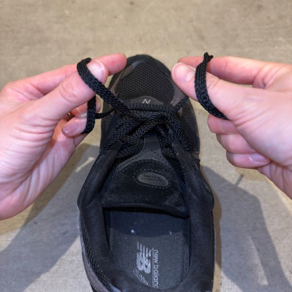 「これでほどけない」　靴ひもを固く結ぶ方法に「助かった」「真似する」