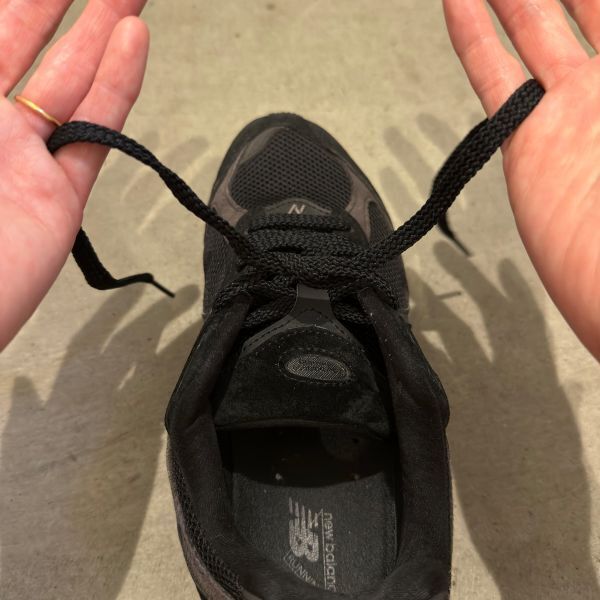 「これでほどけない」　靴ひもを固く結ぶ方法に「助かった」「真似する」