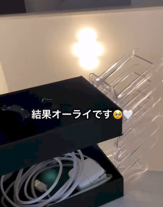 ハンカチスタンドとトレイを貼るだけ！　１００均の組み合わせ収納に「賢い」「試してみる」