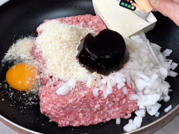 ハンバーグにコーヒーゼリーを混ぜたら？　思わぬ仕上がりに驚き！