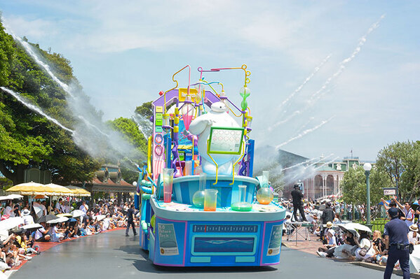 東京ディズニーランド、パレードが始まる１５分前にまさかのサプライズ