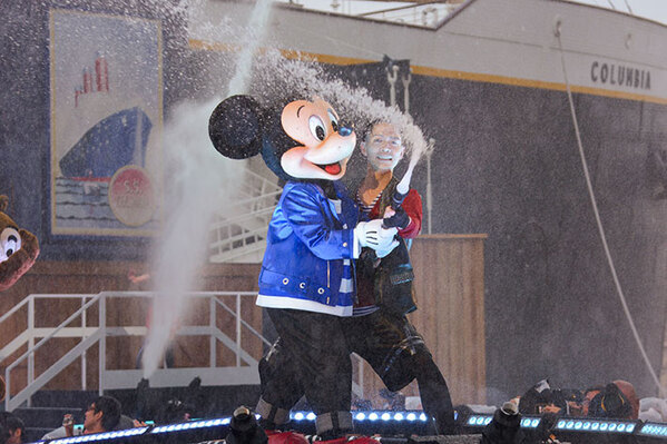 ずぶ濡れジャンボリミッキーが最高すぎた　夏のディズニーの必需品も