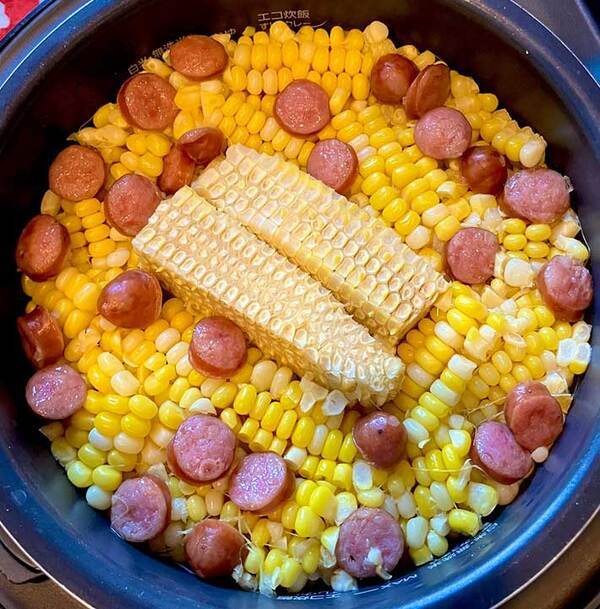 この手があったか！　トウモロコシご飯に入れるのは？「なるほど」「子供が喜びそう」