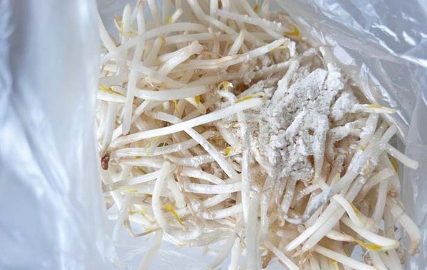 モヤシに小麦粉をまぶして…？　できあがったものに「ポテトより好きかも」