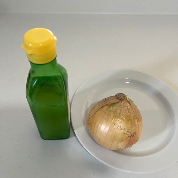 ゆで卵の殻が驚くほどむけた　水に入れた『ひとさじ』の正体とは？