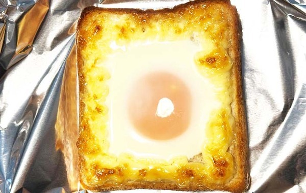 トースターで約２分！　卵の周りを囲っているのは？