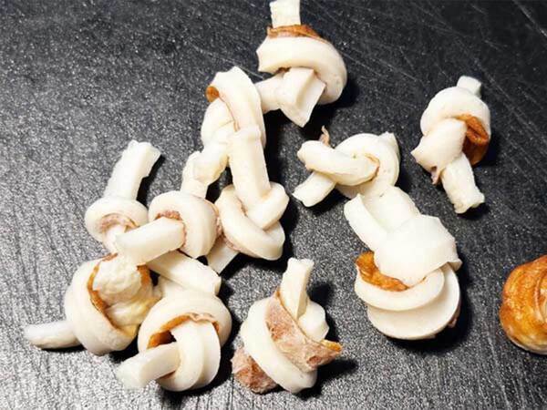 「夫が驚いた」「作戦大成功」　細く切ったちくわ、結んで焼くと…