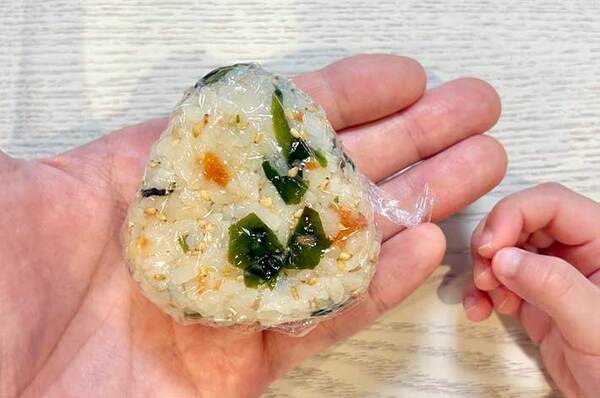 料理人が教える『ワカメおにぎり』　ご飯１杯ぶんに入れる具の量は？「おいしい」