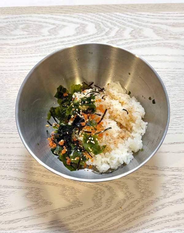 料理人が教える『ワカメおにぎり』　ご飯１杯ぶんに入れる具の量は？「おいしい」