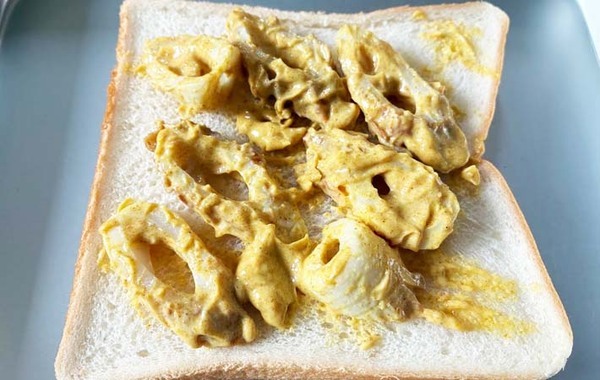 子供が歓声を上げる！　食パンにのせたのは…「おいしさにノックアウト」