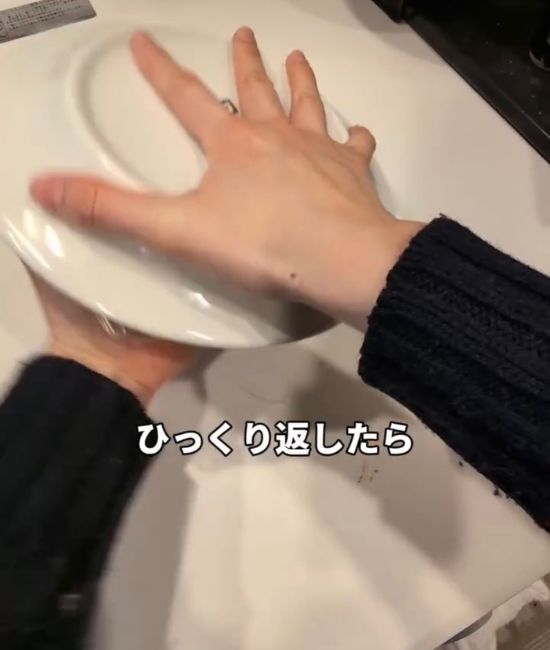 卵パックは『反対側』から開けて！　メリットに「試してみる」「そうだったのか」