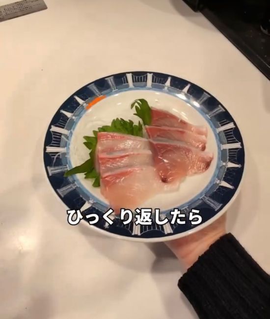 卵パックは『反対側』から開けて！　メリットに「試してみる」「そうだったのか」