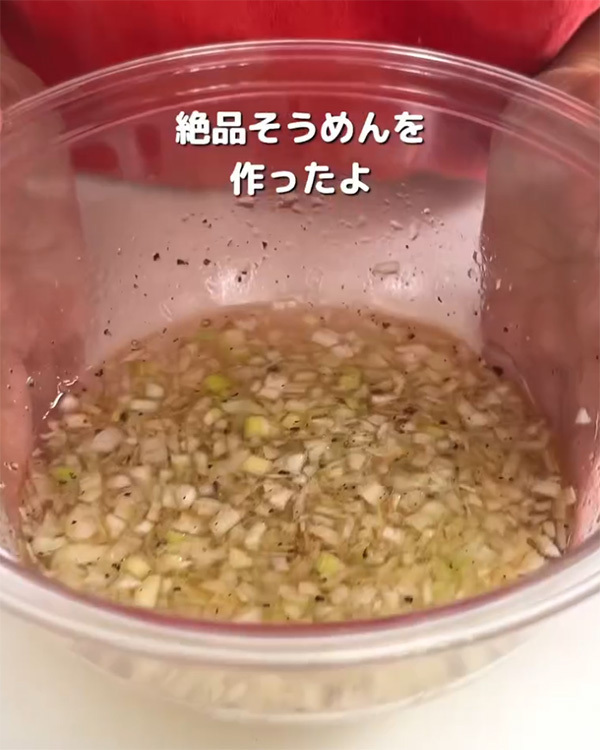 そうめんに豚しゃぶを盛り付け…　できたものに「すぐにでも食べたい」「簡単！」