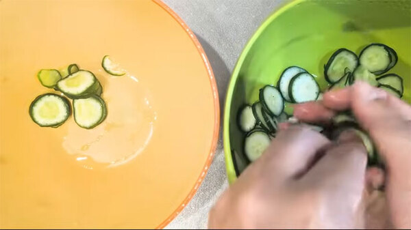 キュウリが余っていたらこれ作って！　やる気ゼロで作れる『絶品レシピ』が、超簡単だった