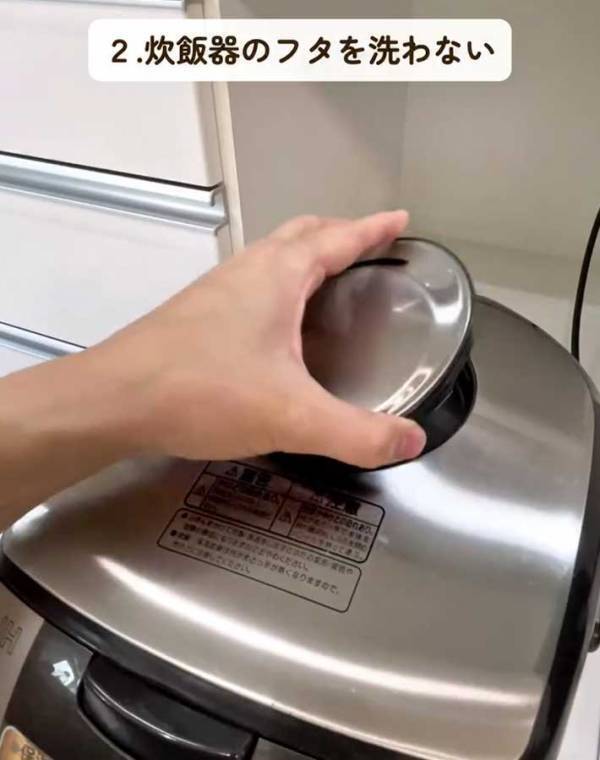 すぐにやめて！　ゴキブリが繁殖するNG行為に「知らなかった」「すぐに捨てます」