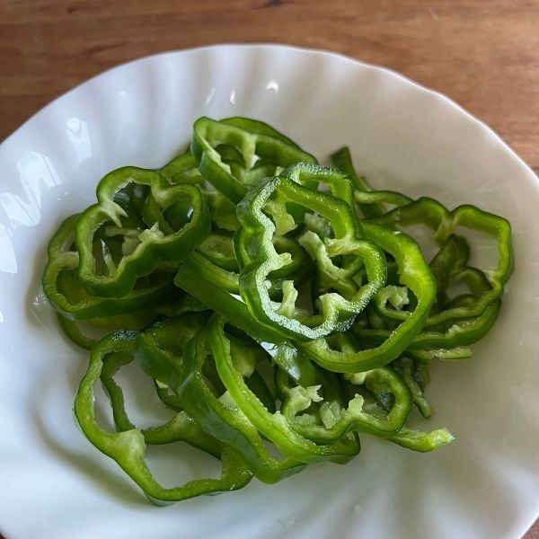 キュウリの千切り、始める前に『ひと工夫』　仕上がりに「見違えた」「簡単すぎ」