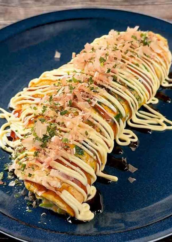 ラップの上に卵２つを割り入れて？　できた『ズボラ飯』に「夏はこれがいい！」