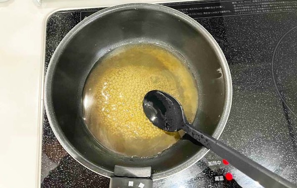 玉子とカニカマで激変！　意外なうどんレシピに「また作って！」