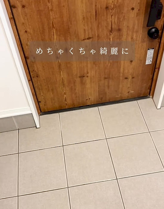 玄関掃除に最適な『手作り最強洗剤』って？　作り方に「めちゃくちゃ汚れ落ちる」