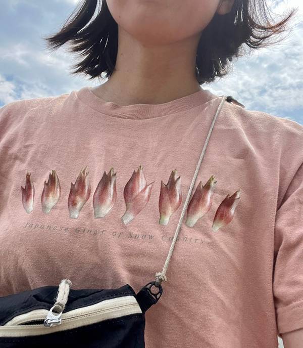 女性がコンビニに着て行ったTシャツ　店員が声をかけたワケが？「ちょっと欲しい！」