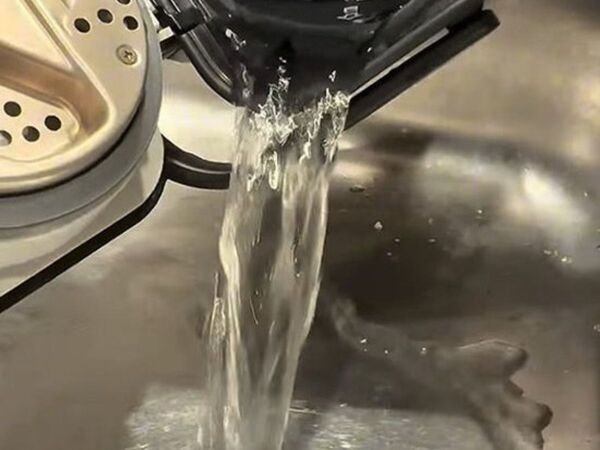 ポットの中に入れたのは『クエン酸』　そのままお湯を沸かすと…　「衛生的』