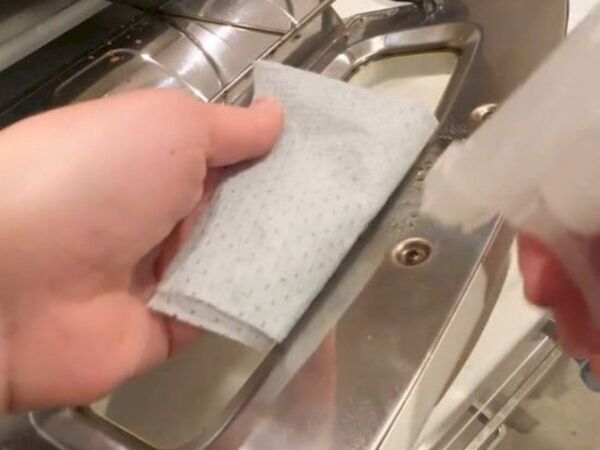 トースターの汚れが落ちない…　１０分で解決する掃除術に「参考になる」「簡単！」