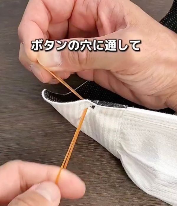 「輪ゴムで留められるなんて！」　袖ボタンの裏技に「驚いた」「毎朝やる」