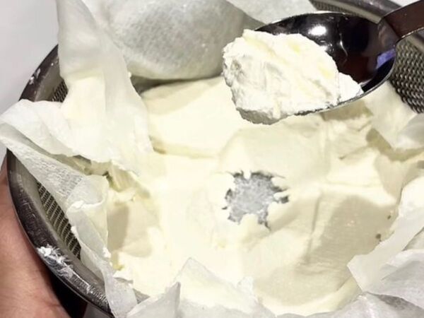 トマトに水切りヨーグルトをのせると？　アレンジレシピに「おもてなしに最適」