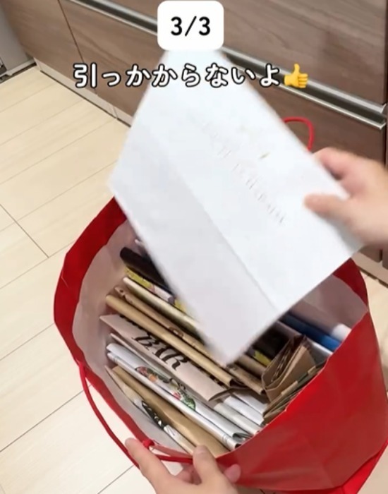 袋類の収納がスッキリ！　やり方３選に「もっと早く知りたかった」「家中で使える」