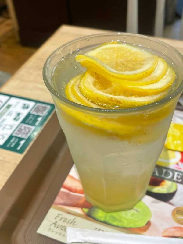 「最高だったので見てください」　ハンバーガショップで出てきた飲み物が？